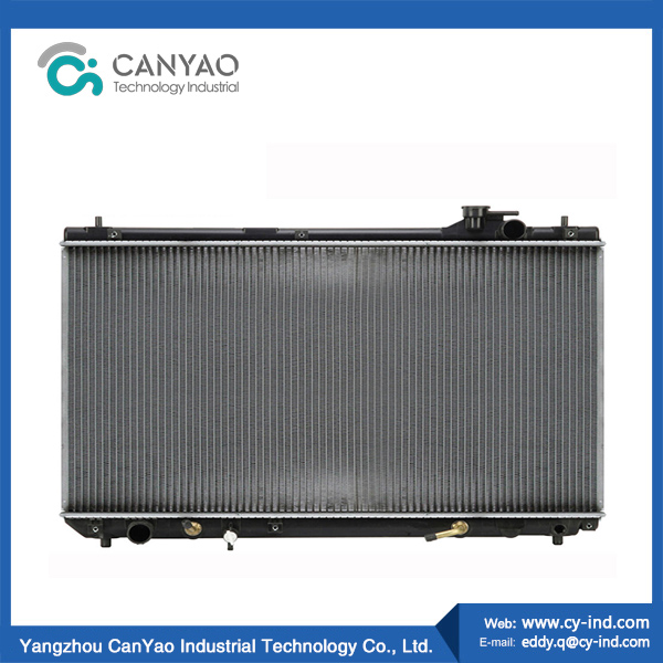 تصنيع السيارات المشعاع الألومنيوم OEM 1640020130
